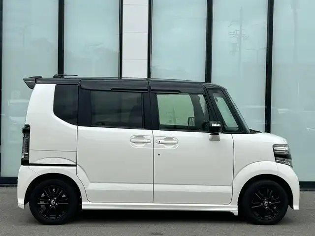 ホンダ Ｎ ＢＯＸ カスタム SSパッケージ 大阪府 2017(平29)年 4.5万km プレミアムホワイトパールⅡ 純正ナビ/   フルセグTV/CD/DVD/Bluetooth/バックモニター/前席シートヒーター/両側パワースライドドア/アイドリングストップ/ステアリングスイッチ/純正フロアマット/ワンオーナー/プッシュスタート/スマートキー/ＥＴＣ/ＬＥＤライト/禁煙車