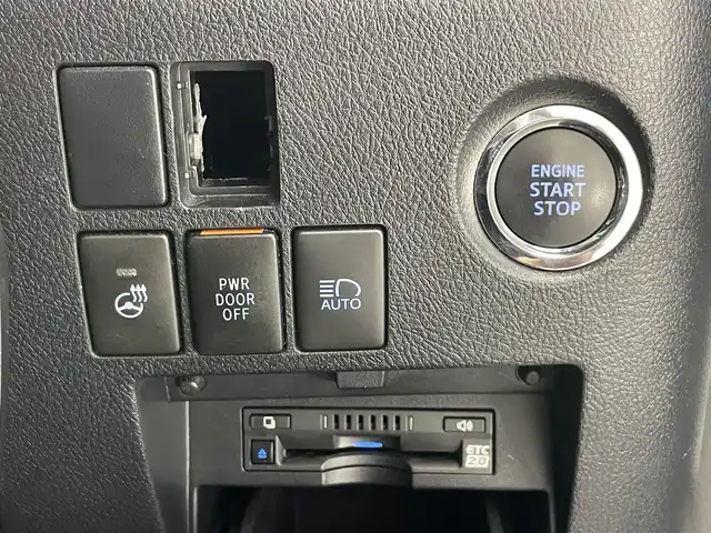 トヨタ アルファード S Cパッケージ 愛知県 2022(令4)年 3.8万km ホワイトパールクリスタルシャイン メーカーナビ　フルセグＴメーカーナビ　フルセグＴＶ　ツインムーンルーフ　後席モニター　ＪＢＬサウンド　パーキングアシスト　全方位カメラ　デジタルインナーミラー　ＡＣ１００Ｖ　衝突軽減　追従クルコン　黒革　USB　シートヒーター　エアシート　ハンドルヒーター　ＢＳＭ　両側パワスラ　トヨタセーフティセンス　三眼ＬＥＤオートライト　フォグランプ　コーナーセンサー　オットマン　前後ドラレコ　禁煙車