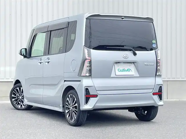 ダイハツ タント カスタム RS セレクション 群馬県 2020(令2)年 2.4万km ブライトシルバーメタリック 純正SDナビ/　AM/FM/BT/DISC/i pod/SD/バックカメラ/スマートアシスト/衝突軽減ブレーキ/レーンキープアシスト/横滑り防止機能/両側パワースライドドア/クルーズコントロール/ドライブレコーダー/ETC/前席シートヒーター/ステアリングスイッチ/LEDヘッドライト/LEDフォグライト/純正フロアマット/ドアバイザー/ハーフレザーシート/取扱説明書/保証書/スペアキー