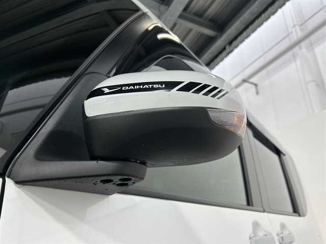 ダイハツ タント カスタム RS 大阪府 2021(令3)年 2.7万km シャイニングホワイトパール 純正ナビ/フルセグTV/Bluetooth接続/ビルトインETC/バックカメラ/両側パワースライドドア/プッシュスタート/スマートキー×２/シートヒーター/ハーフレザーシート/LEDヘッドライト/オートライト/レーダークルーズコントロール/衝突軽減/アイドリングストップ