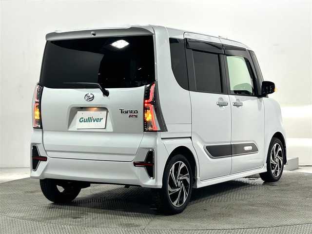ダイハツ タント カスタム RS 大阪府 2021(令3)年 2.7万km シャイニングホワイトパール 純正ナビ/フルセグTV/Bluetooth接続/ビルトインETC/バックカメラ/両側パワースライドドア/プッシュスタート/スマートキー×２/シートヒーター/ハーフレザーシート/LEDヘッドライト/オートライト/レーダークルーズコントロール/衝突軽減/アイドリングストップ