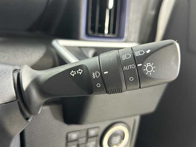 ダイハツ タント カスタム RS 大阪府 2021(令3)年 2.7万km シャイニングホワイトパール 純正ナビ/フルセグTV/Bluetooth接続/ビルトインETC/バックカメラ/両側パワースライドドア/プッシュスタート/スマートキー×２/シートヒーター/ハーフレザーシート/LEDヘッドライト/オートライト/レーダークルーズコントロール/衝突軽減/アイドリングストップ