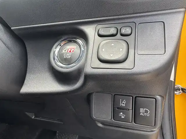 トヨタ アクア G GRスポーツ 三重県 2018(平30)年 5.7万km イエロー トヨタセーフティセンスC/ビューティパッケージ/・前席シートヒーター/ナノイー/純正9インチメモリナビ・地デジTV/・DVD/CD/・Bluetooth/ハーフレザーシート/クルーズコントロール/レーンディパーチャーアラート/純正G’s17インチアルミホイール/純正エアロバンパー/LEDヘッドランプ/・オートライト/オートマチックハイビーム/LEDフォグランプ/プッシュエンジンスタート/スマートキー