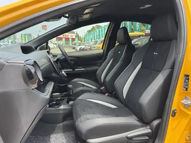 トヨタ アクア G GRスポーツ 三重県 2018(平30)年 5.7万km イエロー トヨタセーフティセンスC/ビューティパッケージ/・前席シートヒーター/ナノイー/純正9インチメモリナビ・地デジTV/・DVD/CD/・Bluetooth/ハーフレザーシート/クルーズコントロール/レーンディパーチャーアラート/純正G’s17インチアルミホイール/純正エアロバンパー/LEDヘッドランプ/・オートライト/オートマチックハイビーム/LEDフォグランプ/プッシュエンジンスタート/スマートキー