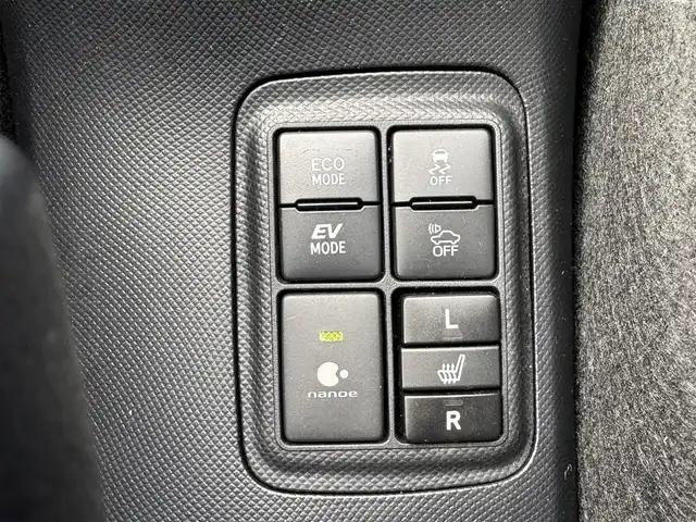 トヨタ アクア G GRスポーツ 三重県 2018(平30)年 5.7万km イエロー トヨタセーフティセンスC/ビューティパッケージ/・前席シートヒーター/ナノイー/純正9インチメモリナビ・地デジTV/・DVD/CD/・Bluetooth/ハーフレザーシート/クルーズコントロール/レーンディパーチャーアラート/純正G’s17インチアルミホイール/純正エアロバンパー/LEDヘッドランプ/・オートライト/オートマチックハイビーム/LEDフォグランプ/プッシュエンジンスタート/スマートキー