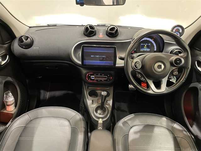 スマート ＭＣＣ スマート フォーフォー BRABUSスポーツ 熊本県 2019(令1)年 3.1万km 青Ⅱ ・キーレス/・ガラスルーフ/・衝突軽減ブレーキ/・レーンキープアシスト/・パーキングセンサー/・クルーズコントロール/・黒革シート/・前席シートヒーター /・社外メモリナビ/　【DVD・Bluetooth・SD・USB】/・フルセグTV/・バックカメラ/・ETC/・LEDフォグランプ/・純正マット/・保証書/取説