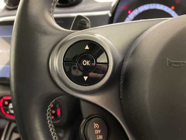 スマート ＭＣＣ スマート フォーフォー BRABUSスポーツ 熊本県 2019(令1)年 3.1万km 青Ⅱ ・キーレス/・ガラスルーフ/・衝突軽減ブレーキ/・レーンキープアシスト/・パーキングセンサー/・クルーズコントロール/・黒革シート/・前席シートヒーター /・社外メモリナビ/　【DVD・Bluetooth・SD・USB】/・フルセグTV/・バックカメラ/・ETC/・LEDフォグランプ/・純正マット/・保証書/取説