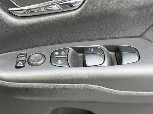 日産 セレナ e－パワー ハイウェイスター V 大分県 2022(令4)年 6.5万km ブリリアントホワイトパール ・純正ナビ(CD/DVD/SD/BT)/・アラウンドビューモニター/・プロパイロット/・エマージェンシーブレーキ/・ブラインドスポットモニター/・コーナーセンサー/・両側パワースライドドア/・ドライブレコーダー/・ETC/・デジタルインナーミラー/・ブレーキホールド/・ステアリングリモコン/・スマートキー/・プッシュスタート/・純正アルミホイール
