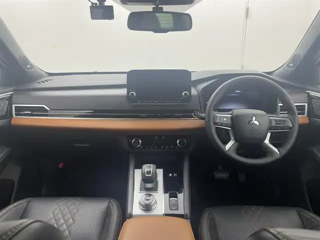 三菱 アウトランダー ＰＨＥＶ P 茨城県 2022(令4)年 3.8万km パールⅡ 純正12.3型ナビ/BOSEサウンド/全周囲カメラ/フルセグ/アクセサリーコンセント（AC100V、最大1500W）/衝突被害軽減ブレーキ/車線逸脱抑制装置/レーダークルーズコントロール/オートマチックハイビーム/クリアランスソナー/BSW/ETC2.0/ドラレコ/ワイヤレス充電/シートヒーター/ステアリングヒーター/純正20インチAW/LEDヘッドライト/スマートキー