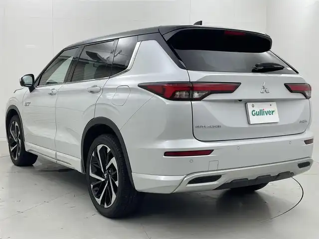 三菱 アウトランダー ＰＨＥＶ P 茨城県 2022(令4)年 3.8万km パールⅡ 純正12.3型ナビ/BOSEサウンド/全周囲カメラ/フルセグ/アクセサリーコンセント（AC100V、最大1500W）/衝突被害軽減ブレーキ/車線逸脱抑制装置/レーダークルーズコントロール/オートマチックハイビーム/クリアランスソナー/BSW/ETC2.0/ドラレコ/ワイヤレス充電/シートヒーター/ステアリングヒーター/純正20インチAW/LEDヘッドライト/スマートキー