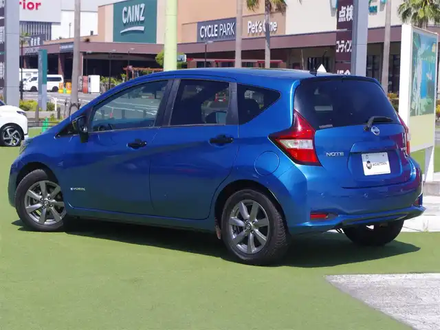 日産 ノート e－パワー X Bアロー 神奈川県 2019(平31)年 4.8万km シャイニングブルー/スーパーブラック 2トーン エマージェンシーブレーキ/インテリジェントクルーズコントロール/純正メモリーナビ/地デジTV/【DVD/CD再生機能　Bluetooth接続】/アラウンドビューモニター/インテリジェントルームミラー/ETC/LEDヘッドライト/ウインカーミラー/コーナーセンサー/純正15インチアルミホイル/インテリジェントキー