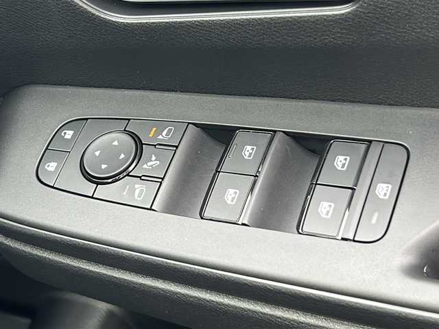 日産 セレナ e－パワー ハイウェイスター V 岐阜県 2025(令7)年 0.1千km プリズムホワイト 登録時走行距離7km/純正ディスプレイオーディオ/全方位カメラ/後席モニター/デジタルインナーミラー/フルセグＴＶ/バックカメラ/両側パワースライドドア/禁煙車/置くだけ充電/クルーズコントロール/レーンキープアシスト/ＥＴＣ/前後コーナーセンサー/LEDヘッドライト/オートライト/オートマチックハイビーム/ABS/横滑り防止装置/エアバッグ