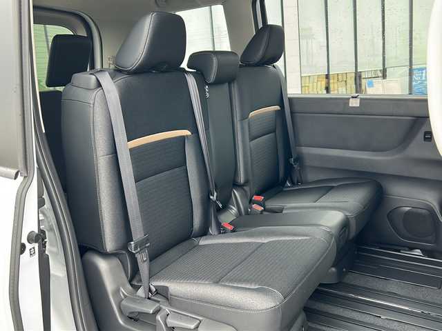 日産 セレナ e－パワー ハイウェイスター V 岐阜県 2025(令7)年 0.1千km プリズムホワイト 登録時走行距離7km/純正ディスプレイオーディオ/全方位カメラ/後席モニター/デジタルインナーミラー/フルセグＴＶ/バックカメラ/両側パワースライドドア/禁煙車/置くだけ充電/クルーズコントロール/レーンキープアシスト/ＥＴＣ/前後コーナーセンサー/LEDヘッドライト/オートライト/オートマチックハイビーム/ABS/横滑り防止装置/エアバッグ