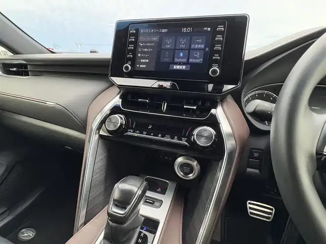 トヨタ ハリアー G 大分県 2020(令2)年 7.4万km ブラック ・純正ナビ(USB/AUX/BT/Miracast)/・フルセグテレビ/・バックモニター/・モデリスタエアロ/・プリクラッシュセーフティ/・コーナーセンサー/・ETC2.0/・ドライブレコーダー/・デジタルインナーミラー/・オートハイビーム/・運転席パワーシート/・ブレーキホールド/・MTモード付きAT/・電動リアゲート/・スマートキー