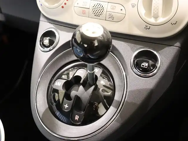 フィアット ５００ ツインエア ポップ 静岡県 2016(平28)年 4.7万km 白 純正オーディオ　/Ｂｌｕｅｔｏｏｔｈ　/社外１４ＡＷ（ＣＲＡＺＹ・ＫＥＮ，Ｓ・ＣＡＲ・ＣＬＵＢ）　/ＥＴＣ　/革調シートカバー　/社外シフトレバー　/リモコンキー　/純正フロアマット /ハロゲンライト