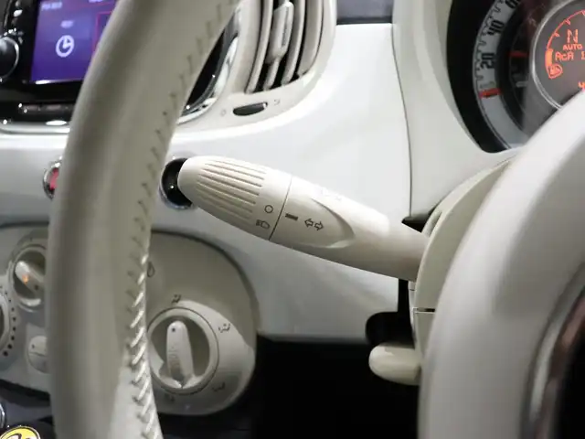 フィアット ５００ ツインエア ポップ 静岡県 2016(平28)年 4.7万km 白 純正オーディオ　/Ｂｌｕｅｔｏｏｔｈ　/社外１４ＡＷ（ＣＲＡＺＹ・ＫＥＮ，Ｓ・ＣＡＲ・ＣＬＵＢ）　/ＥＴＣ　/革調シートカバー　/社外シフトレバー　/リモコンキー　/純正フロアマット /ハロゲンライト