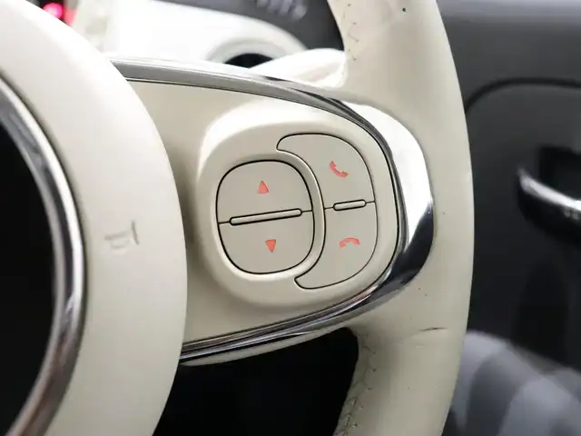 フィアット ５００ ツインエア ポップ 静岡県 2016(平28)年 4.7万km 白 純正オーディオ　/Ｂｌｕｅｔｏｏｔｈ　/社外１４ＡＷ（ＣＲＡＺＹ・ＫＥＮ，Ｓ・ＣＡＲ・ＣＬＵＢ）　/ＥＴＣ　/革調シートカバー　/社外シフトレバー　/リモコンキー　/純正フロアマット /ハロゲンライト