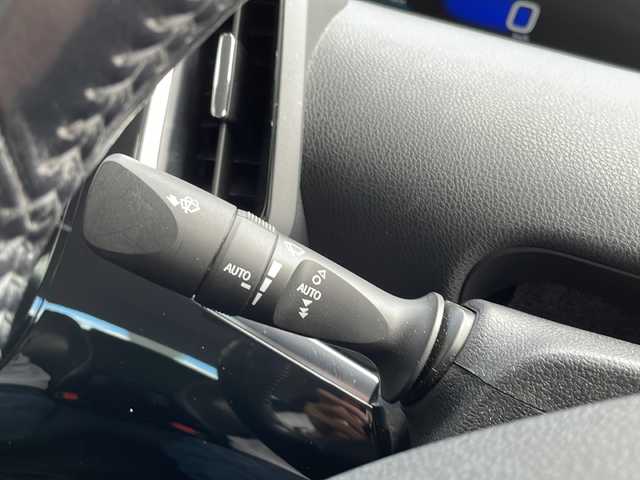トヨタ プリウス ＰＨＶ A プレミアムナビパッケージ 大阪府 2020(令2)年 5.8万km プラチナホワイトパールマイカ ワンオーナー/純正メモリナビ/・FM/AM/Bluetooth/・フルセグテレビ/全周囲カメラ/バックカメラ/ETC2.0/衝突軽減ブレーキ/レーンキープアシスト/クルーズコントロール/革巻きステアリング/ステアリングリモコン/ハンドルヒーター/シートヒーター（D席+N席）/エアシート（D席+N席）/パワーシート（D席）/ワイヤレス充電器/前後コーナーセンサー/LEDヘッドライト/オートライト/オートエアコン/スマートキー×2/12V電源/USBジャック/純正フロアマット/取扱説明書/ナビ取扱説明書/保証書