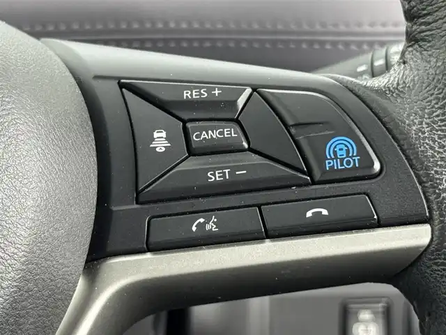日産 セレナ e－パワー ハイウェイスター V 福岡県 2021(令3)年 5.6万km ダイヤモンドブラック 純正１０型ナビ　/全方位カメラ　/プロパイロット　/コーナーセンサー　/エマージェンシーブレーキ　/レーンキープ　/ＢＳＭ　/両側電動スライドドア　/デジタルインナーミラー　/ＥＴＣ　/ドラレコ　/純正１６インチＡＷ