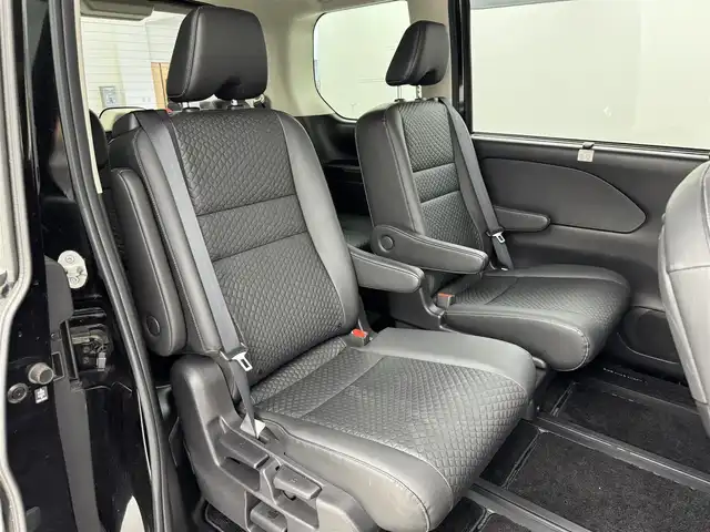日産 セレナ e－パワー ハイウェイスター V 福岡県 2021(令3)年 5.6万km ダイヤモンドブラック 純正１０型ナビ　/全方位カメラ　/プロパイロット　/コーナーセンサー　/エマージェンシーブレーキ　/レーンキープ　/ＢＳＭ　/両側電動スライドドア　/デジタルインナーミラー　/ＥＴＣ　/ドラレコ　/純正１６インチＡＷ