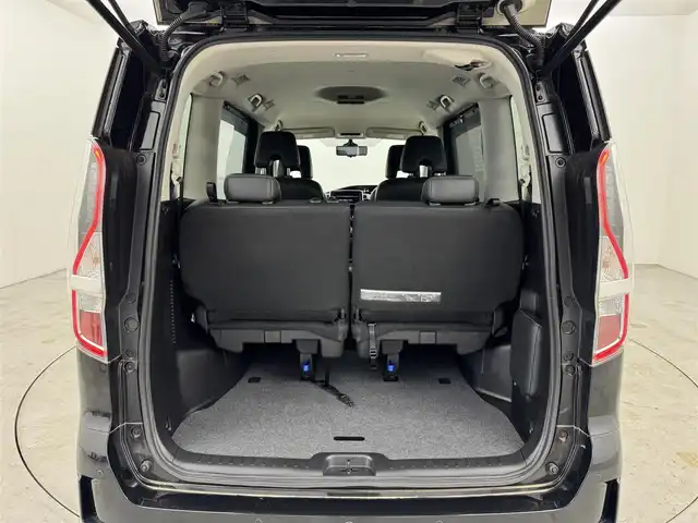 日産 セレナ e－パワー ハイウェイスター V 福岡県 2021(令3)年 5.6万km ダイヤモンドブラック 純正１０型ナビ　/全方位カメラ　/プロパイロット　/コーナーセンサー　/エマージェンシーブレーキ　/レーンキープ　/ＢＳＭ　/両側電動スライドドア　/デジタルインナーミラー　/ＥＴＣ　/ドラレコ　/純正１６インチＡＷ