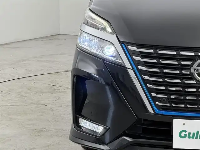 日産 セレナ e－パワー ハイウェイスター V 福岡県 2021(令3)年 5.6万km ダイヤモンドブラック 純正１０型ナビ　/全方位カメラ　/プロパイロット　/コーナーセンサー　/エマージェンシーブレーキ　/レーンキープ　/ＢＳＭ　/両側電動スライドドア　/デジタルインナーミラー　/ＥＴＣ　/ドラレコ　/純正１６インチＡＷ