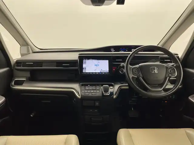 ホンダ ステップワゴン スパーダ ハイブリッドG EX HセンシングBスタイ 神奈川県 2019(平31)年 4.2万km プラチナホワイトパール ホンダセンシング/リアコーナーセンサー/純正９インチナビ/CD/DVD/SD/Bluetooth/フルセグTV/バックカメラ/純正１１．６型フリップダウンモニター/アダプティブクルーズコントロール/DN席シートヒーター/両側パワースライドドア/ステアリングリモコン/オートライト/LEDヘッドライト/LEDフォグライト/電動格納ミラー/ウィンカーミラー/純正AW/ETC/純正ドライブレコーダー（F）/社外ドライブレコーダー（R）/革巻きステアリング/ハーフレザーシート/純正フロアマット/プッシュスタート/スマートキー