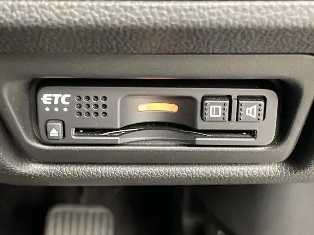 ホンダ ステップワゴン スパーダ ハイブリッドG EX HセンシングBスタイ 神奈川県 2019(平31)年 4.2万km プラチナホワイトパール ホンダセンシング/リアコーナーセンサー/純正９インチナビ/CD/DVD/SD/Bluetooth/フルセグTV/バックカメラ/純正１１．６型フリップダウンモニター/アダプティブクルーズコントロール/DN席シートヒーター/両側パワースライドドア/ステアリングリモコン/オートライト/LEDヘッドライト/LEDフォグライト/電動格納ミラー/ウィンカーミラー/純正AW/ETC/純正ドライブレコーダー（F）/社外ドライブレコーダー（R）/革巻きステアリング/ハーフレザーシート/純正フロアマット/プッシュスタート/スマートキー