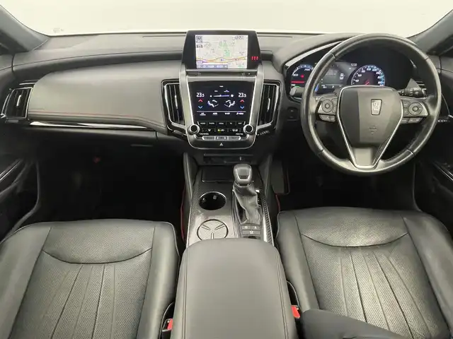 トヨタ クラウン ハイブリッド RS 福岡県 2020(令2)年 4.6万km ホワイトパールクリスタルシャイン 純正ナビ／フルセグＴＶ　/バックカメラ　/前方ドラレコ　/ＥＴＣ　/トヨタセーフティセンス　/アクセル踏み間違い防止　/ＭＴモード付ＡＴ　/シートヒーター／ベンチレーション　/ステアリングヒーター　/純正１８インチＡＷ