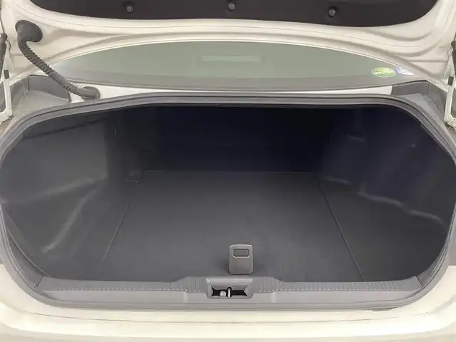 トヨタ クラウン ハイブリッド RS 福岡県 2020(令2)年 4.6万km ホワイトパールクリスタルシャイン 純正ナビ／フルセグＴＶ　/バックカメラ　/前方ドラレコ　/ＥＴＣ　/トヨタセーフティセンス　/アクセル踏み間違い防止　/ＭＴモード付ＡＴ　/シートヒーター／ベンチレーション　/ステアリングヒーター　/純正１８インチＡＷ