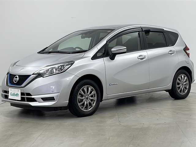 日産 ノート e－パワー X FOUR 道央・札幌 2020(令2)年 4.9万km ブリリアントシルバー ・4WD/・社外ナビ&AM&FM&BT/・バックカメラ/・エマージェンシーブレーキ/・コーナーセンサー/・2WD・4WD切替/・社外前後ドライブレコーダー/・ETC/・オートライト/・スマートキー/・スペアキー