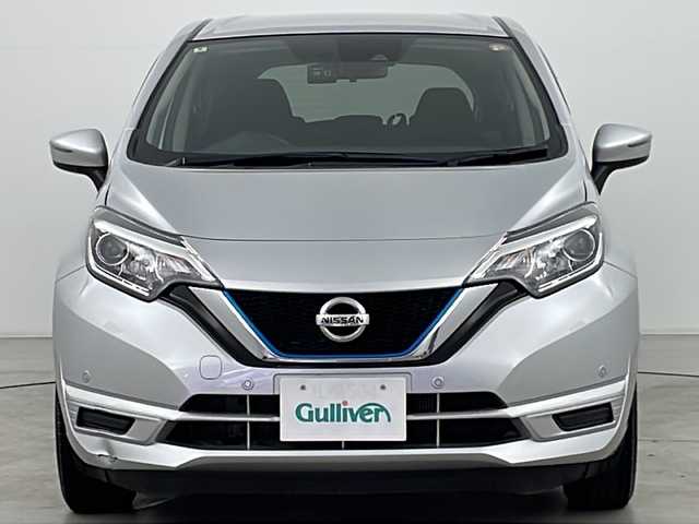 日産 ノート e－パワー X FOUR 道央・札幌 2020(令2)年 4.9万km ブリリアントシルバー ・4WD/・社外ナビ&AM&FM&BT/・バックカメラ/・エマージェンシーブレーキ/・コーナーセンサー/・2WD・4WD切替/・社外前後ドライブレコーダー/・ETC/・オートライト/・スマートキー/・スペアキー