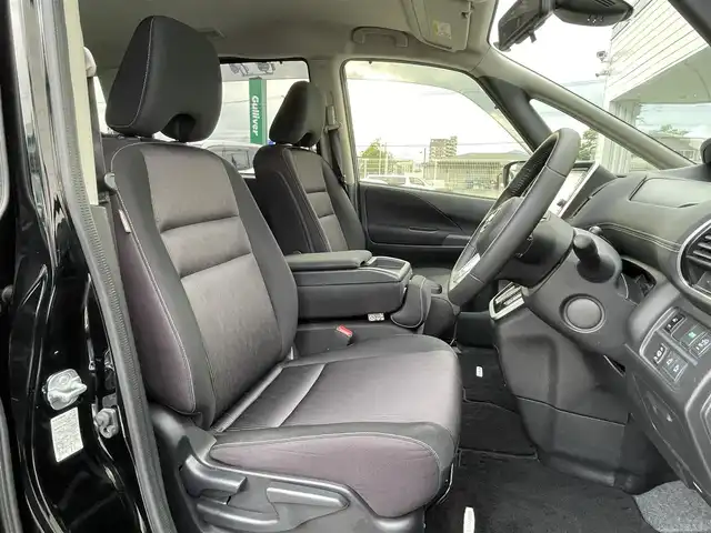 日産 セレナ ハイウェイスター 福岡県 2017(平29)年 7.6万km ダイヤモンドブラック 純正9型SDナビ(フルセグTV/CD/DVD/BT)アラウンドビューフリップダウンモニタープロパイロットコーナーセンサー両側パワスラETCデジタルインナーミラーUSB純正フロアマット純正LED純正アルミホイールスマートキープッシュスタート