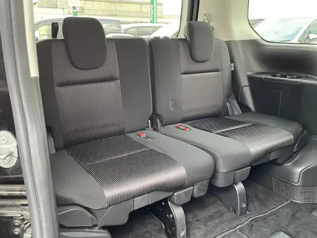 日産 セレナ ハイウェイスター 福岡県 2017(平29)年 7.6万km ダイヤモンドブラック 純正9型SDナビ(フルセグTV/CD/DVD/BT)アラウンドビューフリップダウンモニタープロパイロットコーナーセンサー両側パワスラETCデジタルインナーミラーUSB純正フロアマット純正LED純正アルミホイールスマートキープッシュスタート