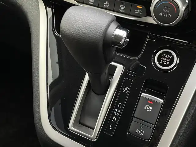 日産 セレナ ハイウェイスター 福岡県 2017(平29)年 7.6万km ダイヤモンドブラック 純正9型SDナビ(フルセグTV/CD/DVD/BT)アラウンドビューフリップダウンモニタープロパイロットコーナーセンサー両側パワスラETCデジタルインナーミラーUSB純正フロアマット純正LED純正アルミホイールスマートキープッシュスタート