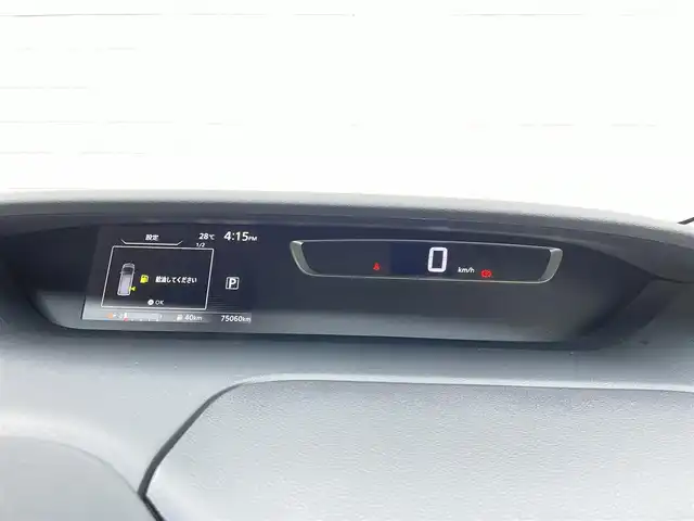 日産 セレナ ハイウェイスター 福岡県 2017(平29)年 7.6万km ダイヤモンドブラック 純正9型SDナビ(フルセグTV/CD/DVD/BT)アラウンドビューフリップダウンモニタープロパイロットコーナーセンサー両側パワスラETCデジタルインナーミラーUSB純正フロアマット純正LED純正アルミホイールスマートキープッシュスタート