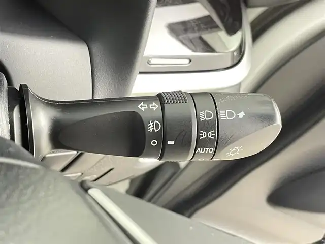 トヨタ アルファード S Aパッケージ 千葉県 2018(平30)年 6.6万km ホワイトパールクリスタルシャイン 禁煙車/トヨタセーフティセンス/・プリクラッシュセーフティ/・オートマチックハイビーム /・レーンディパーチャーアラート（LDA）/・ロードサインアシスト（RSA）/・先行車発進お知らせ機能/レーダークルーズコントロール/前後コーナーセンサー/両側パワースライドドア/社外9インチメモリナビ/　CD/DVD/BT/フルセグTV/ETC/電動パーキング/オートホールド/プッシュスタート＆スマートキー/電動格納ミラー/革巻きステアリング/ステアリングスイッチ/純正18インチアルミホイール