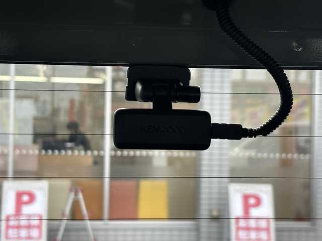 スズキ ジムニー XC 愛知県 2025(令7)年 0.2万km ミディアムグレー /禁煙/ワンオーナー/純正革調シートカバー//CSTマットブラック16インチAW/ホワイトレタータイヤ//ディスプレイオーディオ/CD/BT/USB//AppleCarPlay/AndroidAuto/バックカメラ//前後ドライブレコーダー//革巻きステア/ステアスイッチ//シートヒーター//純正LEDオートライト/オートハイビーム/フォグランプ//ヘッドライトウォッシャー//バニティミラー/電動格納ウィンカーミラー//コーナーセンサー//衝突軽減ブレーキ/LDA/クルーズコントロール//フロアマット//新車時保証書//取扱説明書//スペアスマートキー有