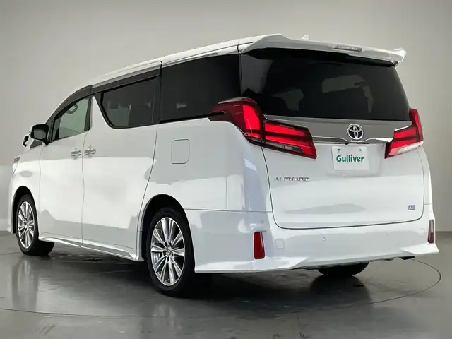 トヨタ アルファード S タイプゴールドⅢ 愛知県 2023(令5)年 3.7万km ホワイトパールクリスタルシャイン 純１０．５型ＤＡ　ツインムーンルーフ　３眼ＬＥＤ　純１２．１後席モニター　シーケンシャルウィンカー　デジイン　ＢＳＭ　追従クルコン　フルセグ　黒ハーフレザー　バックカメラ　セーフティセンス　衝突軽減　禁煙車　ETC２．０　ドラレコ　両側パワスラ　フォグ　電子パーキング　nanoe　HDMI　電動リヤゲート