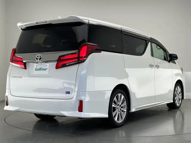 トヨタ アルファード S タイプゴールドⅢ 愛知県 2023(令5)年 3.7万km ホワイトパールクリスタルシャイン 純１０．５型ＤＡ　ツインムーンルーフ　３眼ＬＥＤ　純１２．１後席モニター　シーケンシャルウィンカー　デジイン　ＢＳＭ　追従クルコン　フルセグ　黒ハーフレザー　バックカメラ　セーフティセンス　衝突軽減　禁煙車　ETC２．０　ドラレコ　両側パワスラ　フォグ　電子パーキング　nanoe　HDMI　電動リヤゲート