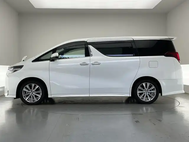 トヨタ アルファード S タイプゴールドⅢ 愛知県 2023(令5)年 3.7万km ホワイトパールクリスタルシャイン 純１０．５型ＤＡ　ツインムーンルーフ　３眼ＬＥＤ　純１２．１後席モニター　シーケンシャルウィンカー　デジイン　ＢＳＭ　追従クルコン　フルセグ　黒ハーフレザー　バックカメラ　セーフティセンス　衝突軽減　禁煙車　ETC２．０　ドラレコ　両側パワスラ　フォグ　電子パーキング　nanoe　HDMI　電動リヤゲート