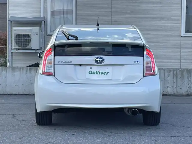 トヨタ プリウス G 青森県 2012(平24)年 5.9万km ホワイトパールクリスタルシャイン ワンオーナー/寒冷地仕様/フォグランプ/社外メモリナビ/・フルセグTV/AM/FM/CD/DVD/D席パワーシート/純正フロアマット/社外Fバンパー(純正積込)/社外マフラー(純正積込)/社外シフトノブ(純正積込)/ETC/クルーズコントロール/横滑り防止機能/オートライト/センターコンソール/社外15AW冬タイヤ積込有/スペアキー/保証書/取扱説明書