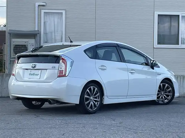 トヨタ プリウス G 青森県 2012(平24)年 5.9万km ホワイトパールクリスタルシャイン ワンオーナー/寒冷地仕様/フォグランプ/社外メモリナビ/・フルセグTV/AM/FM/CD/DVD/D席パワーシート/純正フロアマット/社外Fバンパー(純正積込)/社外マフラー(純正積込)/社外シフトノブ(純正積込)/ETC/クルーズコントロール/横滑り防止機能/オートライト/センターコンソール/社外15AW冬タイヤ積込有/スペアキー/保証書/取扱説明書