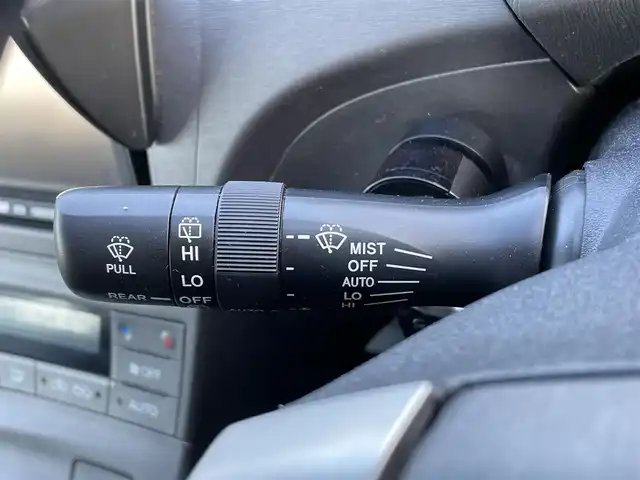 トヨタ プリウス G 青森県 2012(平24)年 5.9万km ホワイトパールクリスタルシャイン ワンオーナー/寒冷地仕様/フォグランプ/社外メモリナビ/・フルセグTV/AM/FM/CD/DVD/D席パワーシート/純正フロアマット/社外Fバンパー(純正積込)/社外マフラー(純正積込)/社外シフトノブ(純正積込)/ETC/クルーズコントロール/横滑り防止機能/オートライト/センターコンソール/社外15AW冬タイヤ積込有/スペアキー/保証書/取扱説明書