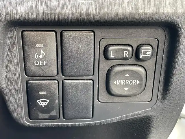 トヨタ プリウス G 青森県 2012(平24)年 5.9万km ホワイトパールクリスタルシャイン ワンオーナー/寒冷地仕様/フォグランプ/社外メモリナビ/・フルセグTV/AM/FM/CD/DVD/D席パワーシート/純正フロアマット/社外Fバンパー(純正積込)/社外マフラー(純正積込)/社外シフトノブ(純正積込)/ETC/クルーズコントロール/横滑り防止機能/オートライト/センターコンソール/社外15AW冬タイヤ積込有/スペアキー/保証書/取扱説明書