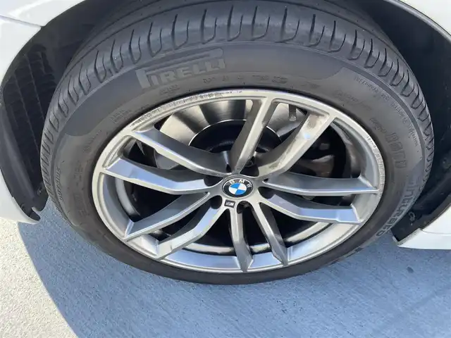 ＢＭＷ ５２３ｄ xDriveツーリング Mスピリット 東京都 2020(令2)年 9.3万km アルピンホワイトⅢ ワンオーナー/4WD/純正ナビ（CD/DVD/HDD/地デジTV）/純正１８インチアルミ/黒皮シート/パワーシート/パワーバックドア/シートヒーター/純正ドライブレコーダー/ETC/アイドリングストップ/アクティブクルーズコントロール/ルーフレール/スペアキー１本/保証書・取説