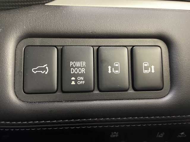 三菱 デリカＤ：５ P 道央・札幌 2023(令5)年 1万km アメジストブラック ・4WD　/e-Assist/・衝突被害軽減ブレーキ/・純正ナビ　CD/DVD/SD/USB/BT/・アラウンドビューモニター/・両側パワースライドドア/・パワーバックドア/・ブラインドスポットモニター/・レーダークルーズコントロール/・ステアリングスイッチ/ヒーター/・LEDオートライト/オートマチックハイビーム/・フォグランプ/・ETC/・レインセンサー/・電動格納ミラー/ウィンカーミラー/・スマートキー/スペアキー/・パドルシフト