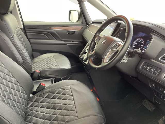 三菱 デリカＤ：５ P 道央・札幌 2023(令5)年 1万km アメジストブラック ・4WD　/e-Assist/・衝突被害軽減ブレーキ/・純正ナビ　CD/DVD/SD/USB/BT/・アラウンドビューモニター/・両側パワースライドドア/・パワーバックドア/・ブラインドスポットモニター/・レーダークルーズコントロール/・ステアリングスイッチ/ヒーター/・LEDオートライト/オートマチックハイビーム/・フォグランプ/・ETC/・レインセンサー/・電動格納ミラー/ウィンカーミラー/・スマートキー/スペアキー/・パドルシフト