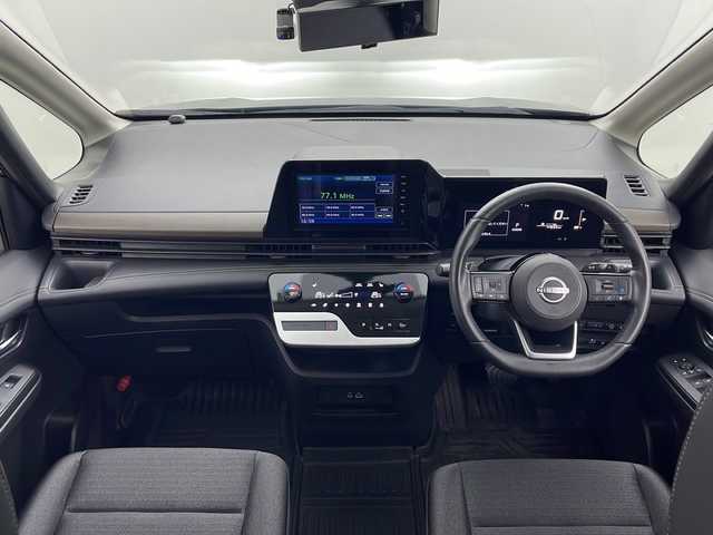 日産 セレナ ハイウェイスター V 秋田県 2023(令5)年 4.8万km ダイヤモンドブラック ４WD/Bluetooth/AM/FM/ビルトインETC/前席シートヒーター/後席シートヒーター/ステアリングヒーター/パドルシフト/両側パワースライドドア/純正AW/前後コーナーセンサー/アイドリングストップ/クルーズコントロール/オートマチックハイビーム/カーテンエアバック/サンシェード/HDMI入力端子/USB入力端子/スマートキー/スペアキー