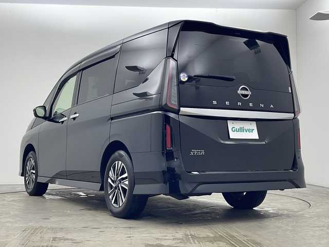 日産 セレナ ハイウェイスター V 秋田県 2023(令5)年 4.8万km ダイヤモンドブラック ４WD/Bluetooth/AM/FM/ビルトインETC/前席シートヒーター/後席シートヒーター/ステアリングヒーター/パドルシフト/両側パワースライドドア/純正AW/前後コーナーセンサー/アイドリングストップ/クルーズコントロール/オートマチックハイビーム/カーテンエアバック/サンシェード/HDMI入力端子/USB入力端子/スマートキー/スペアキー